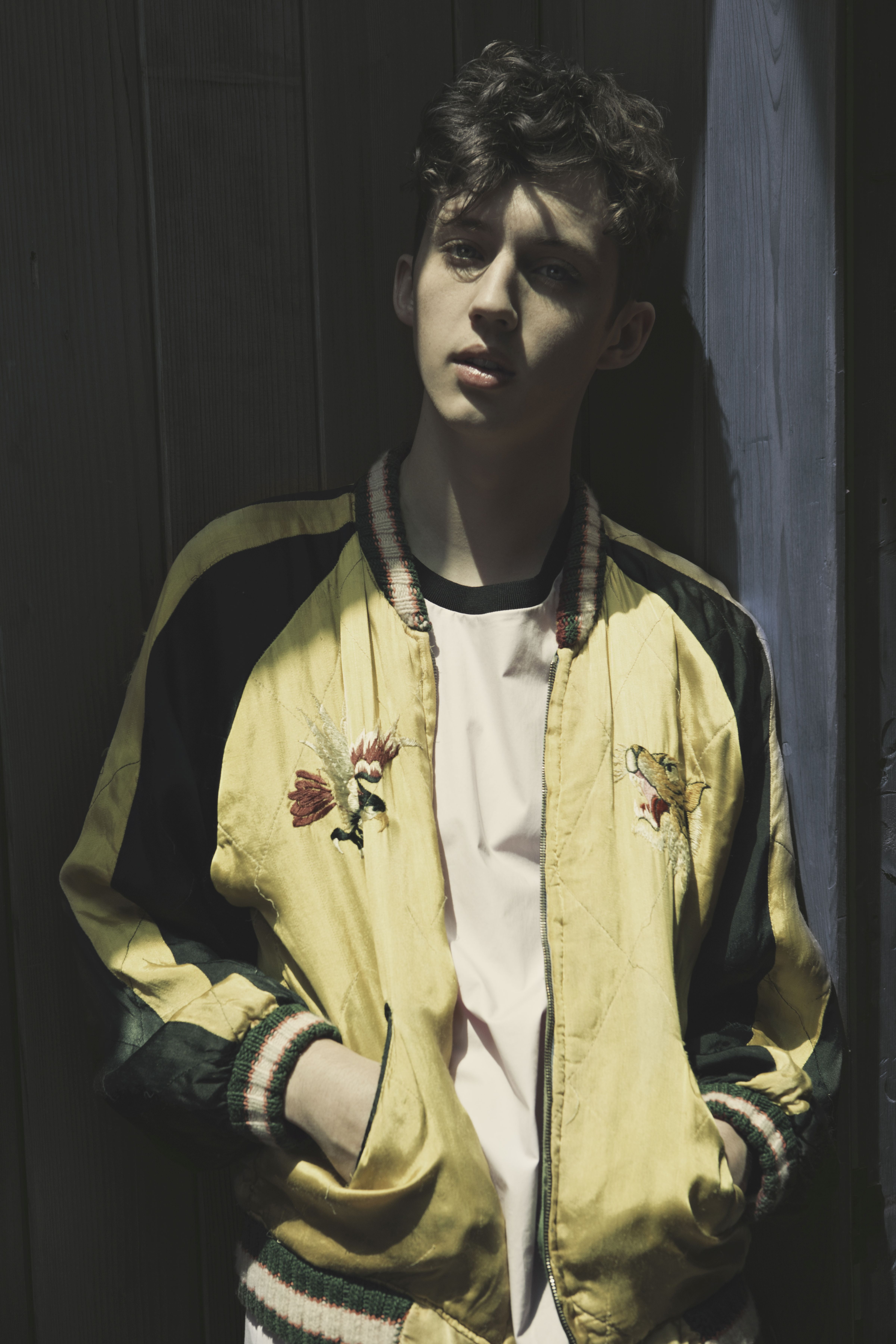 Troye Sivan's Instagram: A Viral Sensation!